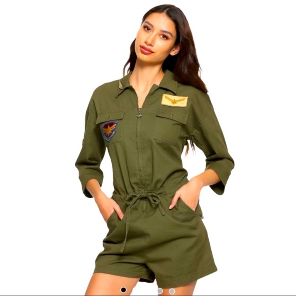 Captain Marvel by HER Universe Costume Halloween XL  EUC  *SOLD OUT on Website!*